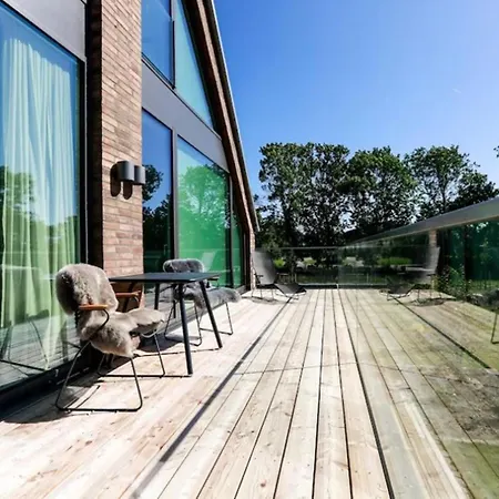 Golden Horizon Villa *